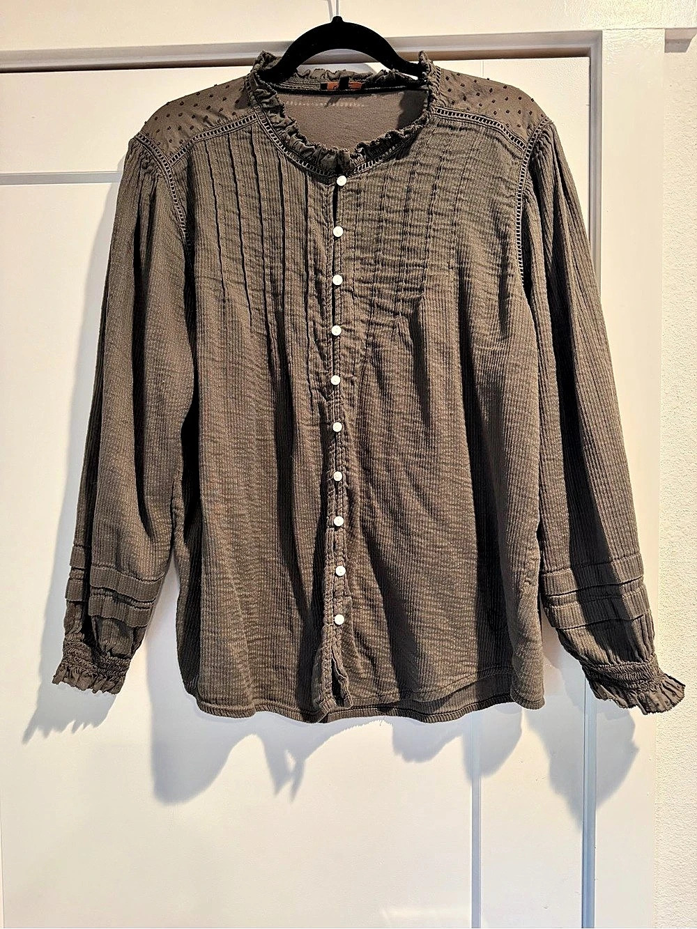 Quince Ruffled Button Front Blouse in Gray Size XL
